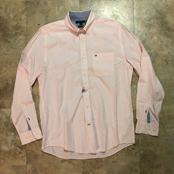 Like NEW Tommy Hilfiger Men’s Classic Fit Button Down - Picture 2 of 5